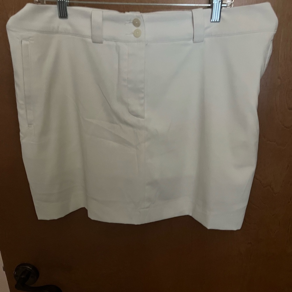 NWOT NIKE Golf White Skort